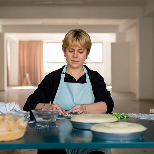 Μια σειρά από podcast ολοκληρώνει το εικαστικό πρότζεκτ "Κεντημένο Ψωμί" της Μαρίας Βαρελά