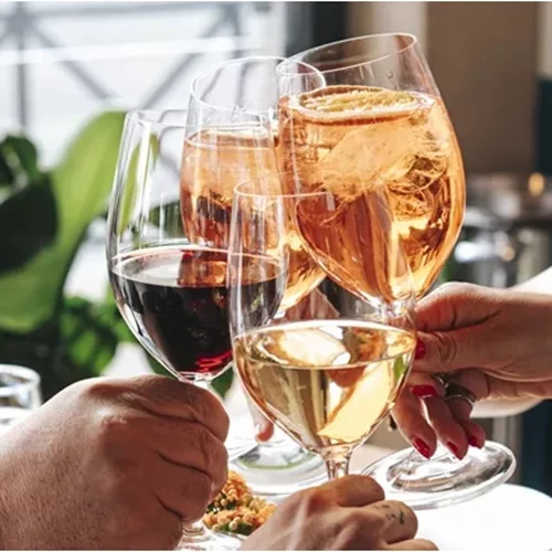 Οινικά ταξίδια και μουσικές βραδιές στα ViBo τον Οκτώβριο