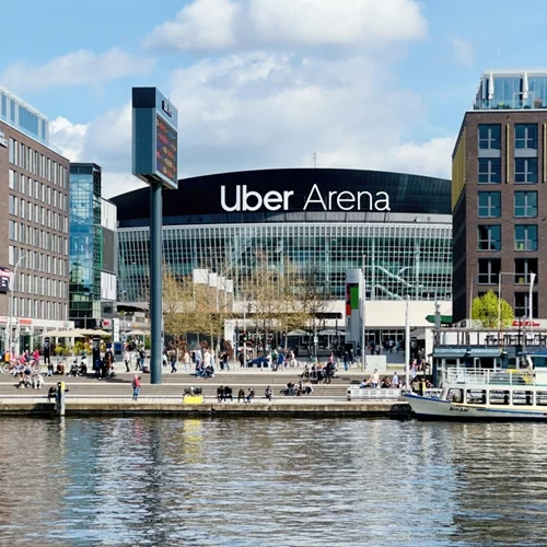 Συναυλίες 2024: Μεγαλύτερα σόου, ακριβότερα εισιτήρια και χώροι κατώτεροι των προσδοκιών