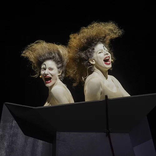 Αναβολή των παραστάσεων του έργου "Όχι εγώ" λόγω του τριήμερου εθνικού πένθους