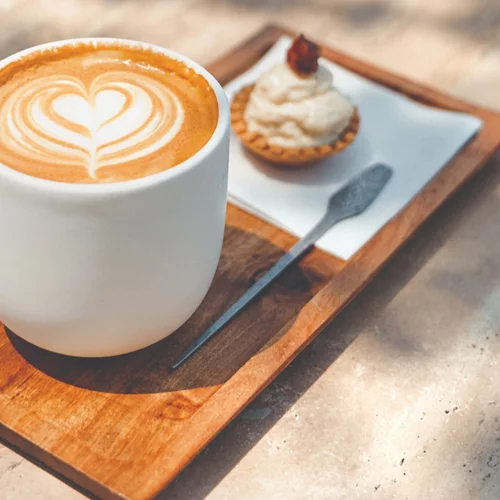 "Kyψeli": Μια κυψέλη στα Μελίσσια