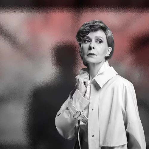 Τα χίλια πρόσωπα της Κάτιας Δανδουλάκη