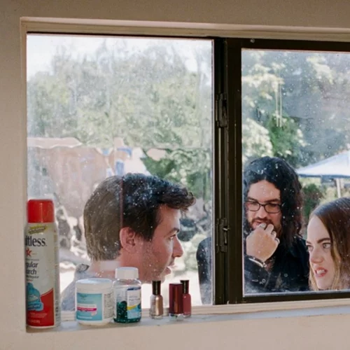 "The Curse": Έμα Στόουν, Νέιθαν Φίλντερ και Μπεν Σάφντι στο δικό τους reality show