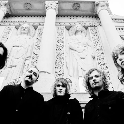 Μια φορά κι έναν καιρό ήταν οι Καλιφορνέζοι The Mystery Lights και ο Διάβολος στη Νέα Υόρκη