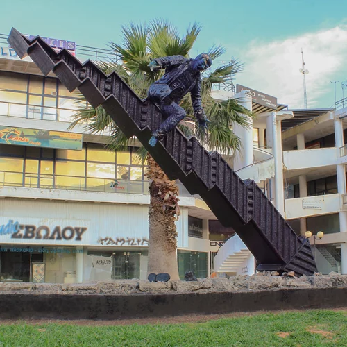 Πώς το γλυπτό Κρίση του Αναστάσιου Νυφαδόπουλου ανοίγει τον δρόμο για ανεξάρτητη τέχνη;