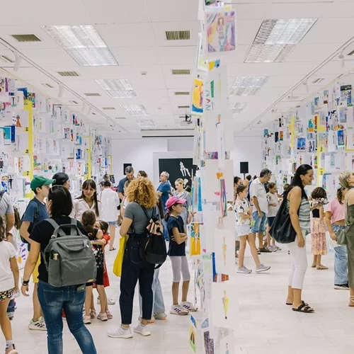 1o Cycladic Kids Festival: Χιλιάδες συμμετοχές και μία έκθεση ζωγραφικής για λίγες μέρες ακόμα