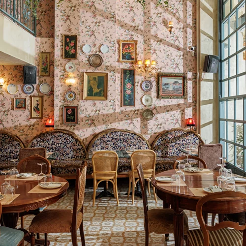 Video walkthrough: H Ναταλία Δραγούμη παίρνει μια γεύση απ' όσα μαγειρεύει η "Γιαγιά Κούκου"