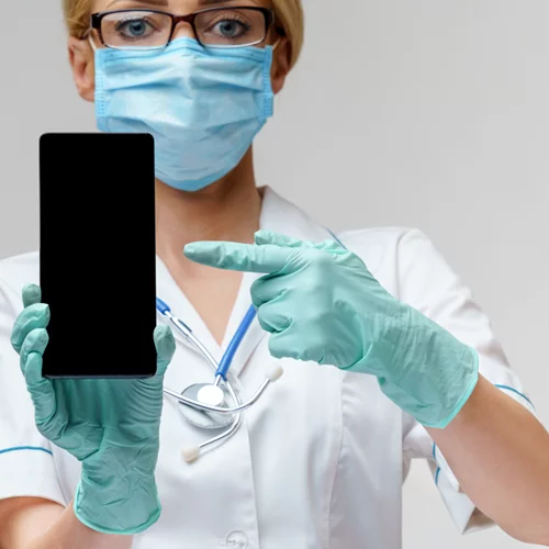 Εάν διαγνωστείς με Covid, το πρώτο πράγμα είναι να καλέσεις το δίκτυο "γιατρών της γειτονιάς" που μόλις συστάθηκε