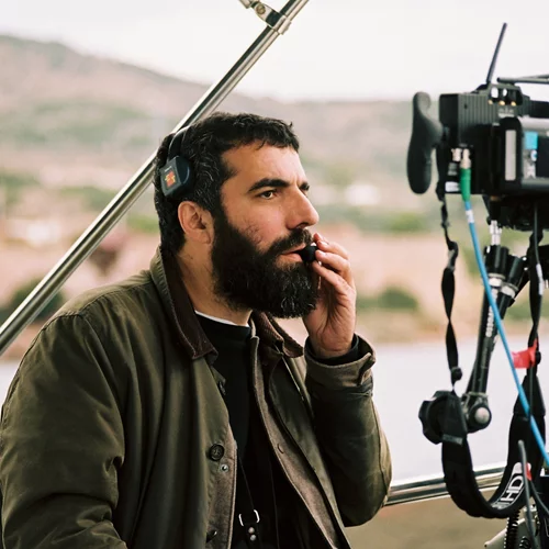 Ρομέν Γαβράς: "Μέσω της μουσικής μπορείς να αφηγηθείς μια ιστορία χωρίς να εμβαθύνεις στη μελέτη ενός χαρακτήρα"