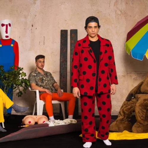 Οι "The Page Of Cups" ξεπερνούν τα όρια μεταξύ του πραγματικού και φαντασιακού στο "The Intermission"