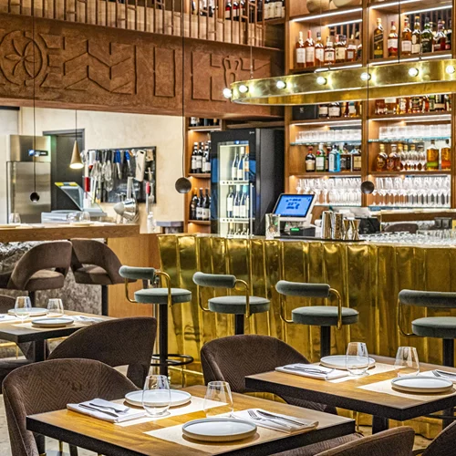 Night out με τη Ναταλία Δραγούμη στο πειραιώτικο "Yaboo"