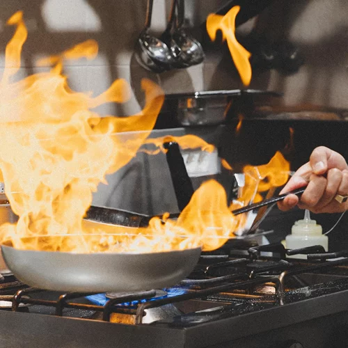 Flame: Η νέα εποχή ενός αγαπημένου εστιατορίου στη Βούλα