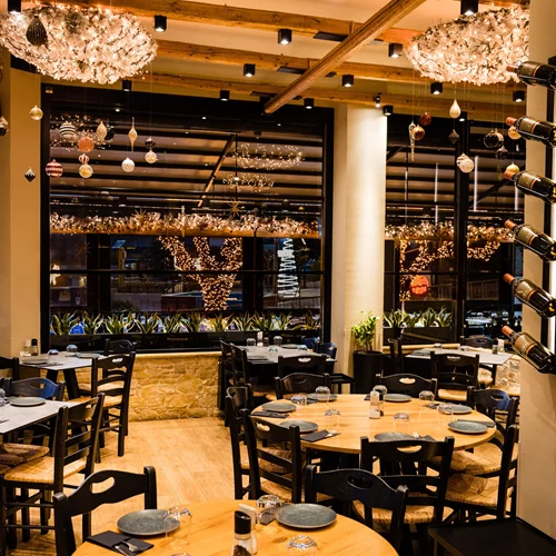 "Ο Καλοφαγάς": Κρεατοφαγία επιπέδου σε ατμοσφαιρικό φόντο