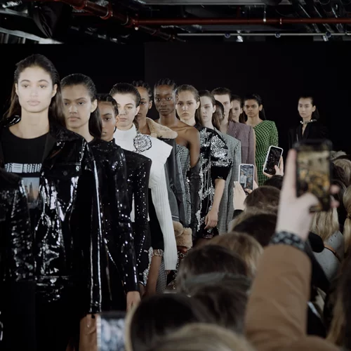 Το ΕΜΣΤ ανοίγει τη συζήτηση για την τεχνητή νοημοσύνη και την ηθική στη μόδα