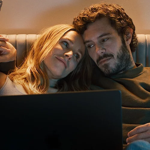 Το "Nobody Wants This" είναι η νέα rom-com του Netflix που ανυπομονούμε να δούμε