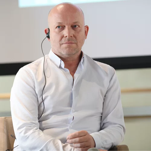 Ούλριχ Ράσε: "Στον ‘Αγαμέμνονα’ συνοψίζω έργο ετών και αυτό το αποκορύφωμα θα παρουσιαστεί στην Επίδαυρο"