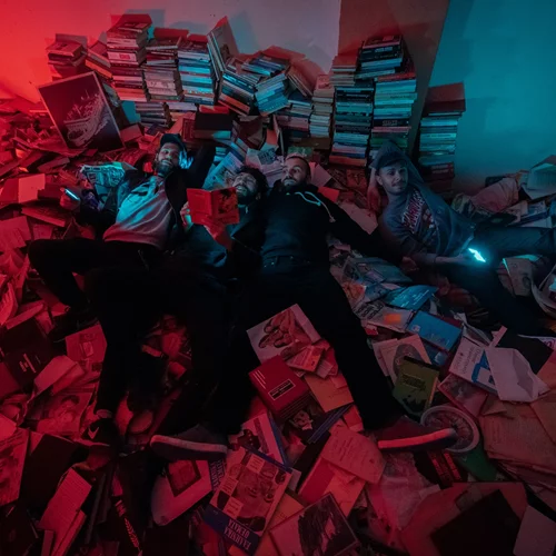 "Strange": Τι "παράξενο" ακούγεται στο -1 της Στέγης;