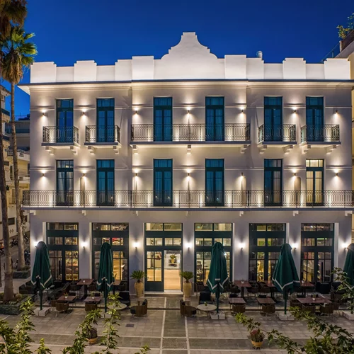 To "Grand Hotel Kalamata" επαναπροσδιορίζει την αστική πολυτέλεια