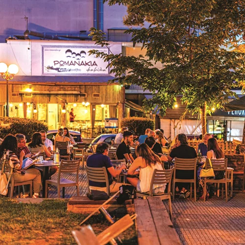 Τα "Ρωμανάκια": Κρητικό τσιμπούσι και το καλοκαίρι