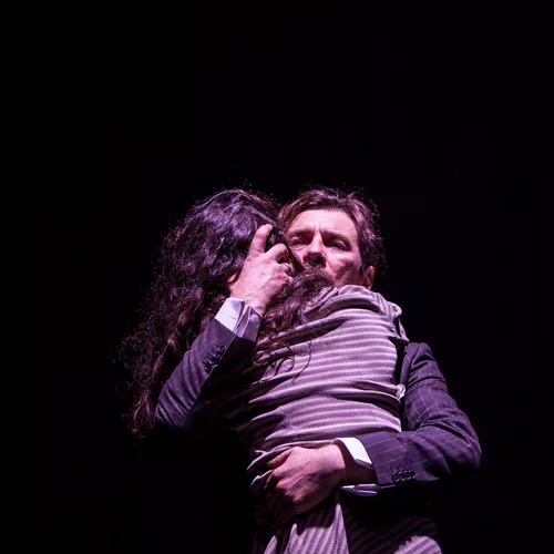 Τα θέατρα Πορεία και Σταθμός σε γιορτινές διαδικτυακές προβολές