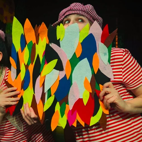 Τελευταία ευκαιρία για τους μικρούς μας φίλους να ταξιδέψουν στις παραμυθένιες παραστάσεις της ομάδας Μορφές Έκφρασης!