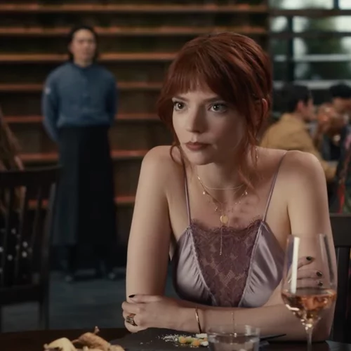 "Lucky": Η νέα σειρά του Apple TV+ με την Άνια Τέιλορ-Τζόι