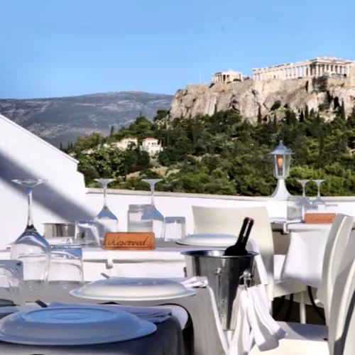 "Συν Αθηνά": Σαρακοστιανά νόστιμα ενσταντανέ με θέα την Ακρόπολη