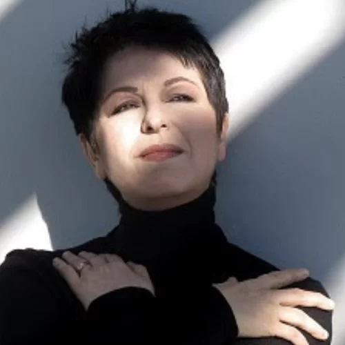 Η διεθνής σοπράνο Σόνια Θεοδωρίδου σε μια ανατρεπτική καλλιτεχνική σύμπραξη στον "Παρνασσό"