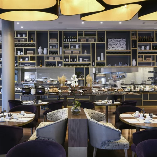 "Makedonia Palace", Θεσσαλονίκη: Ανάσταση αγναντεύοντας το Θερμαϊκό