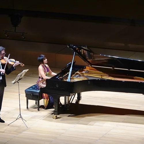 Ρεσιτάλ Καβάκου/Ουάνγκ – Μούλλοβα/Μπήτσον: αναμετρήσεις κορυφής για βιολιά/πιάνα στο Μέγαρο