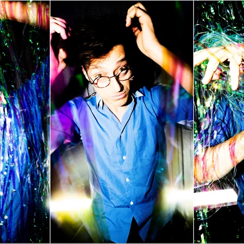 Ευριπίδης Λασκαρίδης: "Το γελοίο και το γκροτέσκο καθρεφτίζουν τον σκοτεινό εαυτό μας"