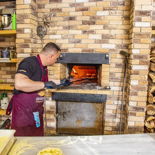 Video walkthrough: Η Ναταλία Δραγούμη δοκιμάζει φουρνιστά καλούδια στο "Πεϊνιρλί Ονομαστός"