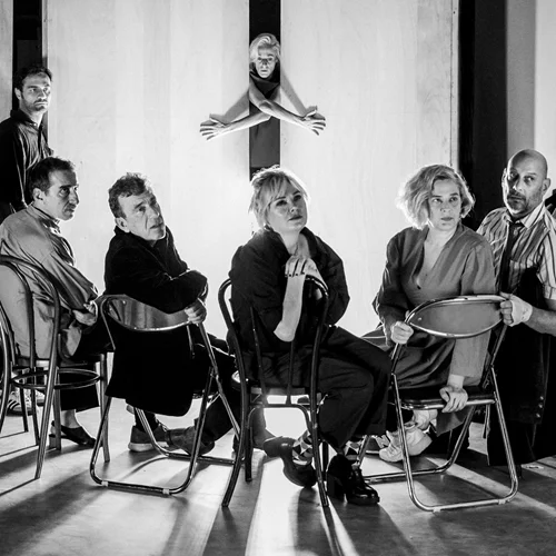 Το θέατρο Προσκήνιο υποδέχεται τον "Γλάρο" σε σκηνοθεσία Δημήτρη Καραντζά