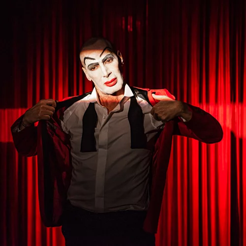 "Μεφίστο": Παρατείνεται έως τέλη Μαΐου η επιτυχημένη παράσταση του αντιναζιστικού έργου του Κλάους Μανν