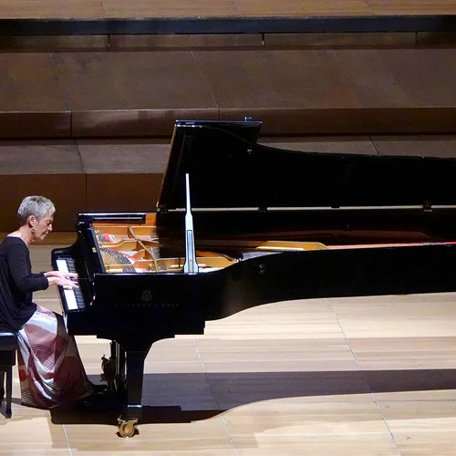 4 κυρίες του πιάνου και ένας εξαίρετος τσελίστας για το επιτυχημένο ξεκίνημα του "Φεστιβάλ Άνοιξης του Μεγάρου"