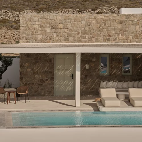 "Yi Hotel Mykonos": Μινιμαλισμός, ιδιαίτερες γεύσεις και all-day διασκέδαση στο νέο boutique ξενοδοχείο της Μυκόνου