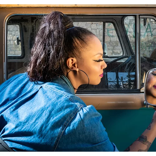 5 τραγούδια για την Πρωτοχρονιά από την Idra Kayne