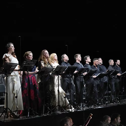 "Ταξίδι στην Ρενς" και ρεσιτάλ μπελ-κάντο στο φετινό Φεστιβάλ Όπερας Ροσσίνι: διερευνώντας δυνατότητες και όρια της ανθρώπινης φωνής