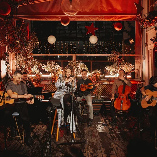 "Όλα είναι μπροστά": Στην παρουσίαση του νέου δίσκου της Νατάσσας Μποφίλιου και του Μανώλη Φάμελλου