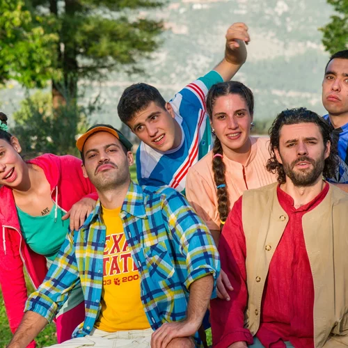 "Μια γιορτή στου Νουριάν": Ξαναξεκινά η παράσταση της Συντεχνίας του Γέλιου που άφησε εποχή