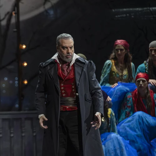 Τάσης Χριστογιαννόπουλος: "Είναι σχεδόν εύκολο πια να αφήνομαι εκεί που οδηγούν η μουσική και το κείμενο"