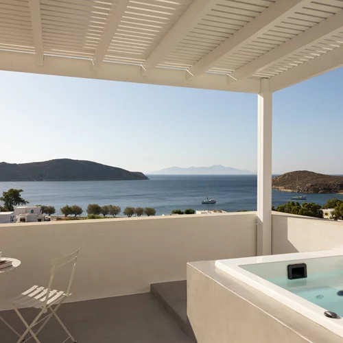 "Nōstos", Σέριφος: Το ξενοδοχείο του Harry και της Bianca δίνει νέο νόημα στην κυκλαδίτικη φιλοξενία