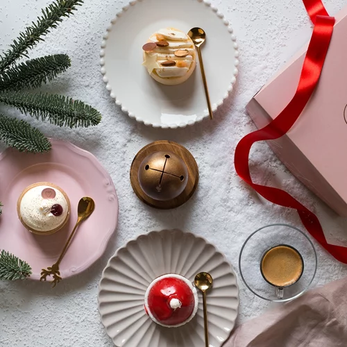 Στη γιορτινή Madame Fraise για γνήσιο panettone και απολαυστικούς signature κορμούς