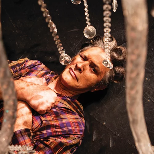 Αιμίλιος Χειλάκης: "Το σπουδαίο στην τέχνη είναι να νιώθεις ότι κάποιος μίλησε για σένα"