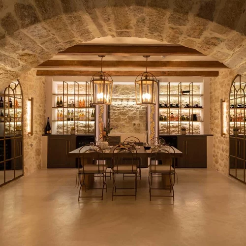 "Inotropes Boutique Suites": Cocooning στο βραβευμένο χωριό Αρχάνες