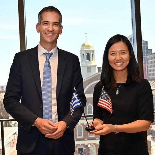 Γεφυρώνεται η συνεργασία Αθήνας-Βοστώνης για την τόνωση του τουρισμού