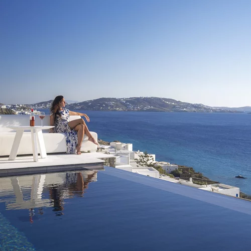 "Mykonos Riviera Hotel & Spa" και "Lafs": Μια αξέχαστη εμπειρία διαμονής και γεύσης με φόντο το Αιγαίο