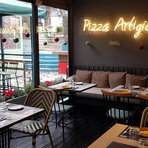 "Margherita Pizza Artigianale": Αέρας Νάπολης στη Νέα Ερυθραία