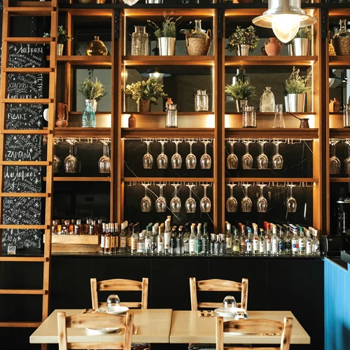 "Ρακί Μεζέ": Budget ψαροφαγία με αξιώσεις