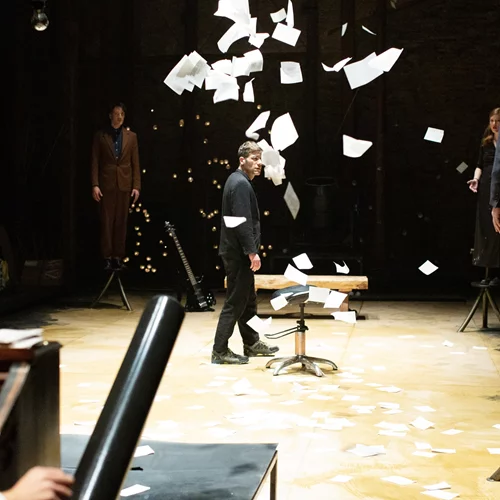 Η "Αφιέρωση" του Μπότο Στράους ανεβαίνει στη σκηνή του Σφενδόνη